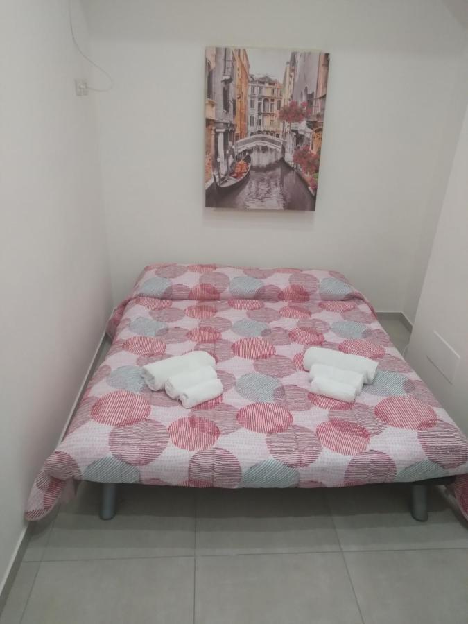 House Holidays A.S. Rooms Катания Экстерьер фото